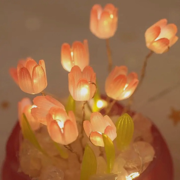 Createkit Tulip LED Night Light DIY Kit - Picture 7 of 10